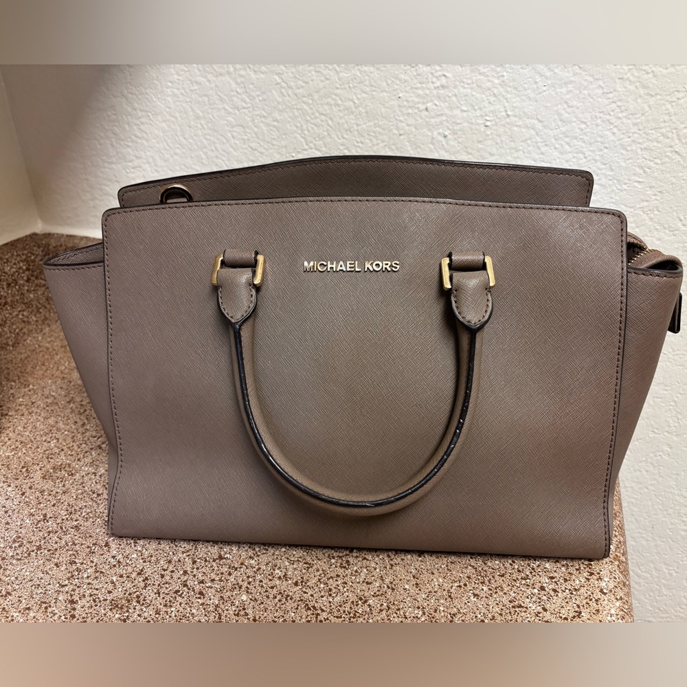 Brown Tan Michael Kors handbag purse